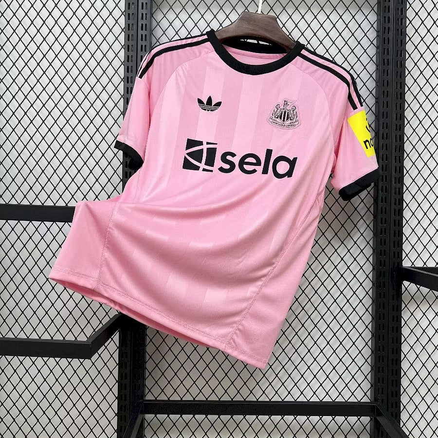 Newcastle maillot rose 2026 2027