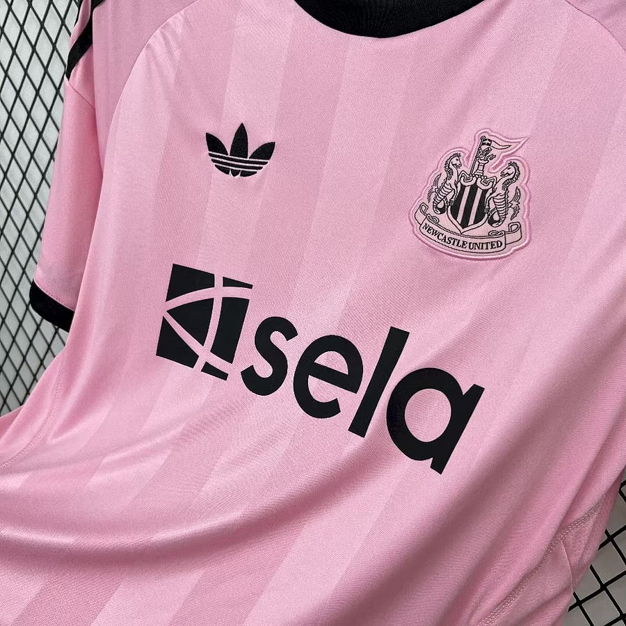 Newcastle maillot rose 2026 2027